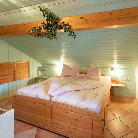 Maerchenhafte Ferienhaeuser Kaulsdorf